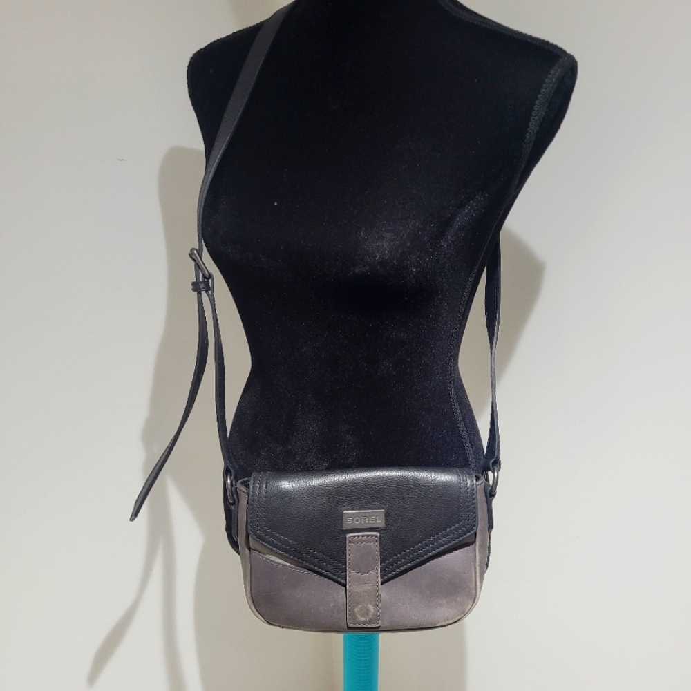 Sorel Women's Leather Magnetized Color Block Crossbody Purse Black Gray